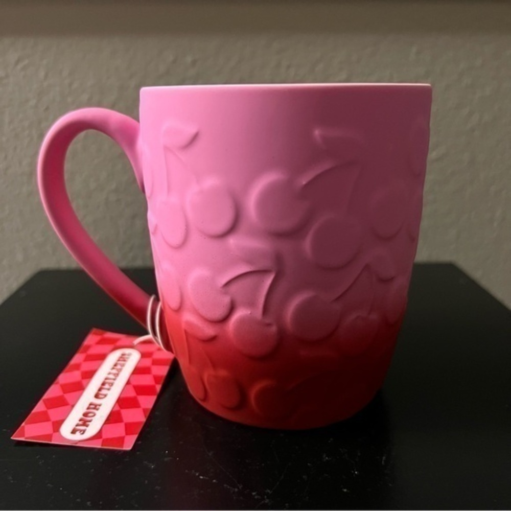 💙NWT Sheffield Home Soft touch ombré cherry 🍒 mug